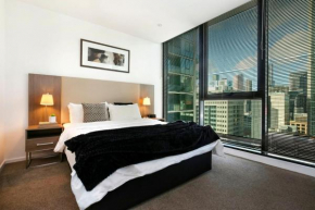 Melbourne CBD 2Bdrm2Bth Apt,Free Park,Gym&Pool, Close to Southern Cross Station